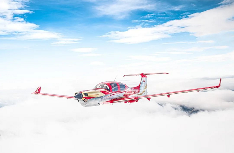 繼成功穿越北大西洋 萬(wàn)豐鉆石DA50飛機飛越歐亞大陸亮相珠海航展