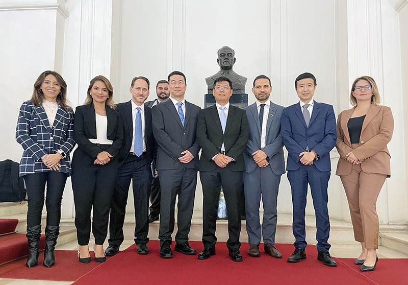 陳濱董事長(cháng)拜訪(fǎng)巴西總統府民事辦公室主任、基礎設施部部長(cháng)等政府領(lǐng)導